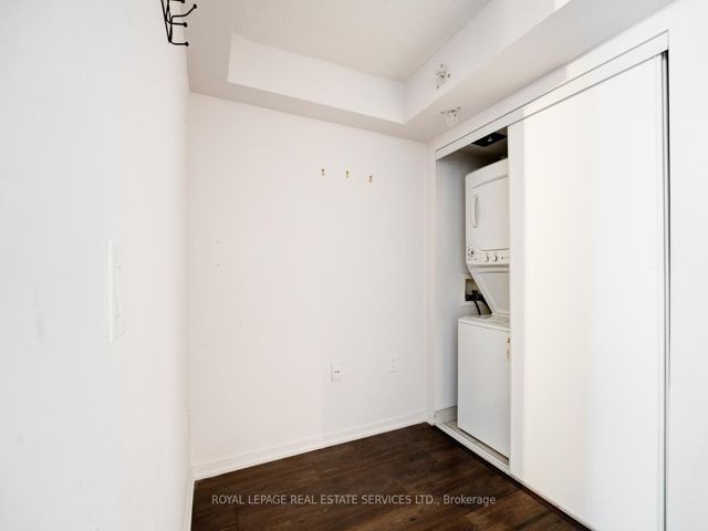 1003E - 36 Lisgar St