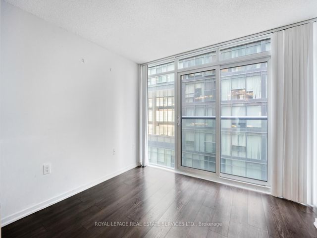1003E - 36 Lisgar St