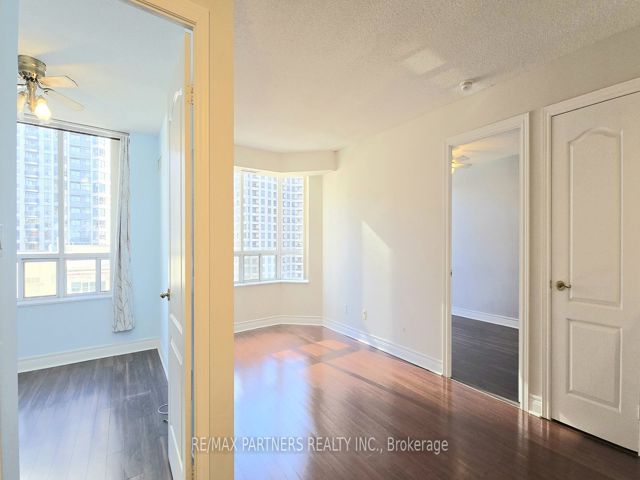 1517 - 5418 Yonge St
