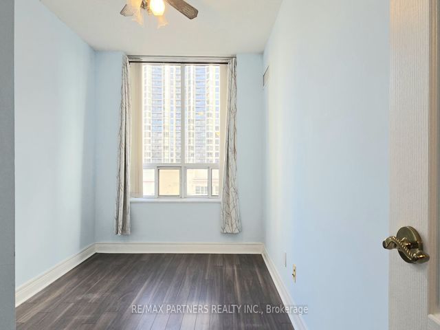 1517 - 5418 Yonge St