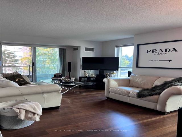 203 - 21 Hillcrest Ave