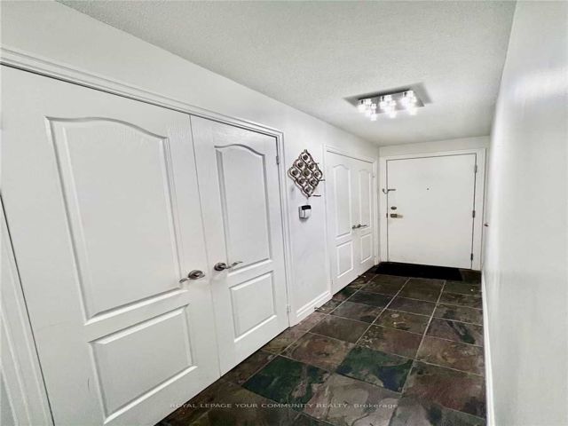 203 - 21 Hillcrest Ave