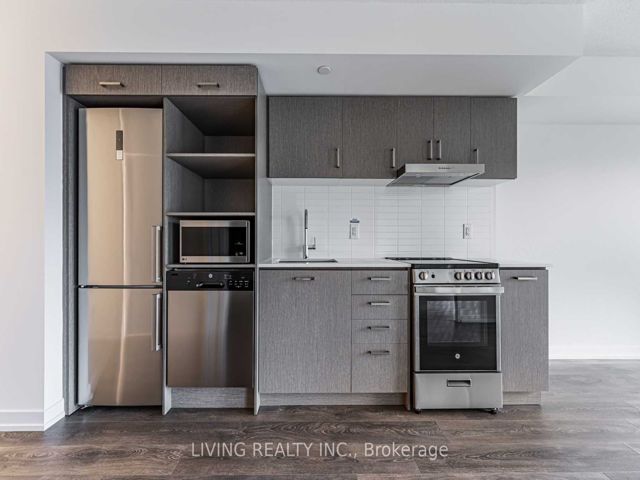 2208 - 219 Dundas St E