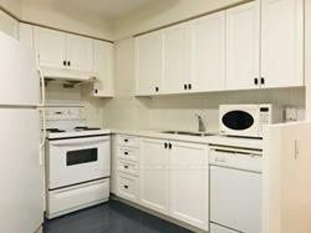 1006 - 33 Empress Ave