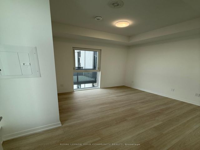 1218 - 500 Wilson Ave