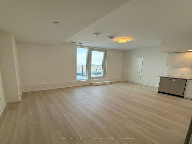 1218 - 500 Wilson Ave