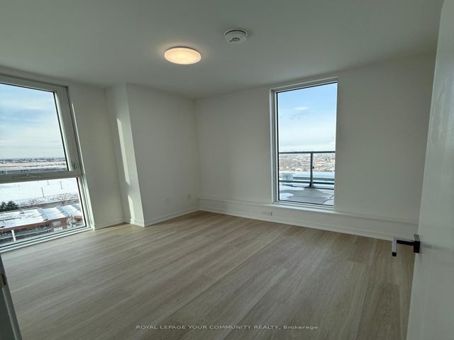 1218 - 500 Wilson Ave