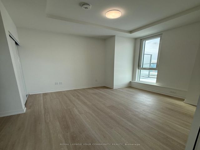 1218 - 500 Wilson Ave