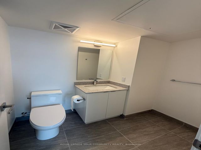 1218 - 500 Wilson Ave