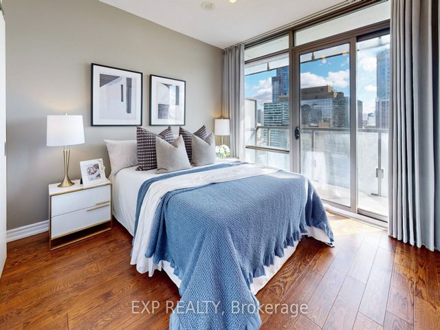 3203 - 38 Grenville St