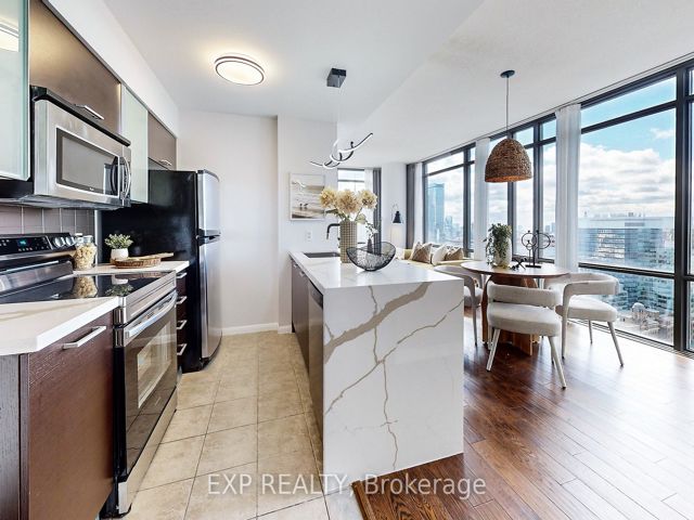3203 - 38 Grenville St