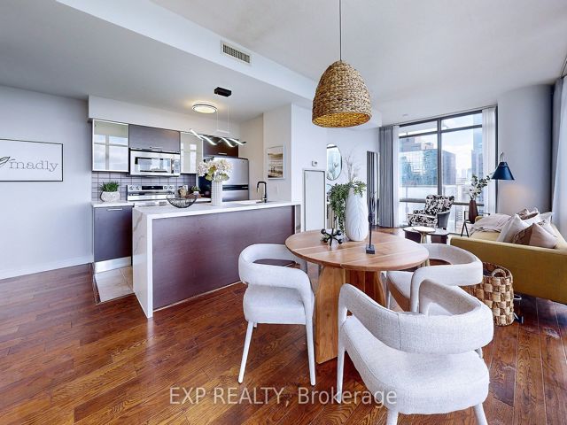 3203 - 38 Grenville St