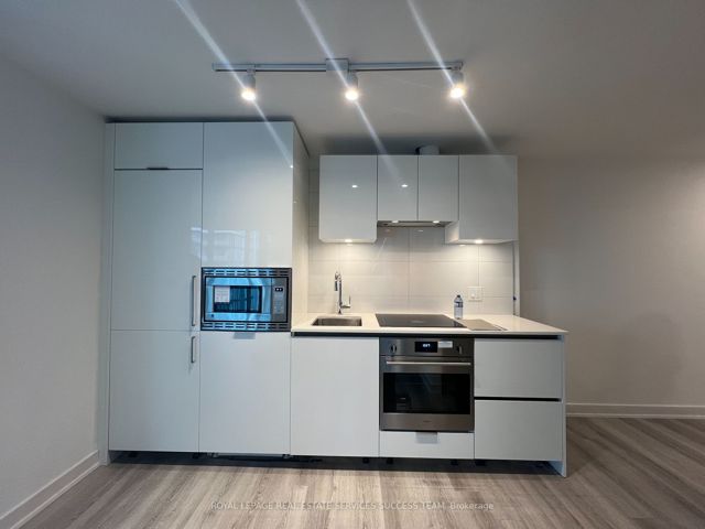 3312 - 230 Simcoe St