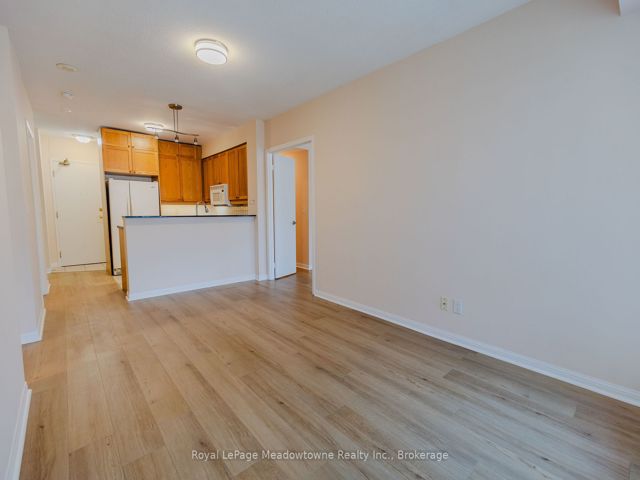 511 - 1801 Bayview Ave E
