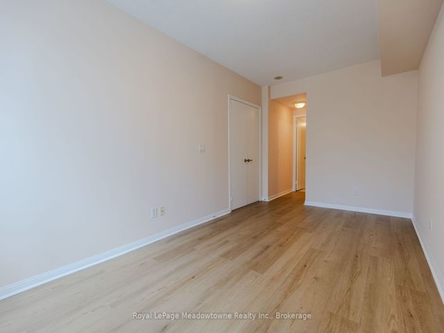 511 - 1801 Bayview Ave E