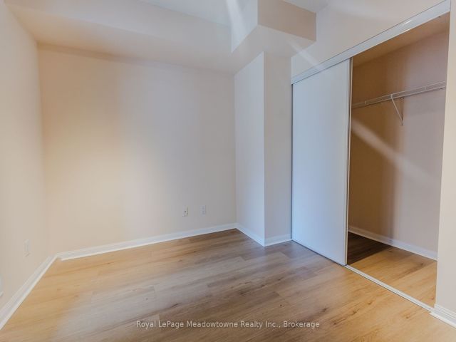 511 - 1801 Bayview Ave E