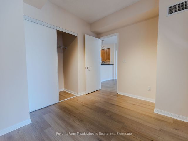 511 - 1801 Bayview Ave E