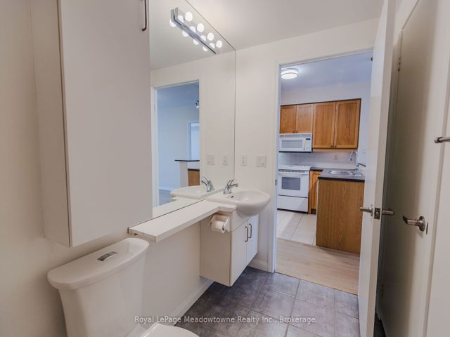 511 - 1801 Bayview Ave E