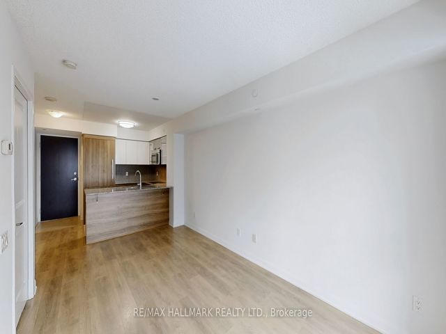 711 - 5168 Yonge St