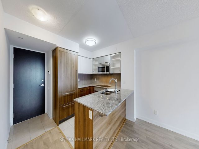 711 - 5168 Yonge St