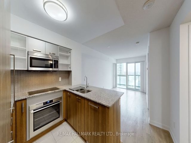 711 - 5168 Yonge St