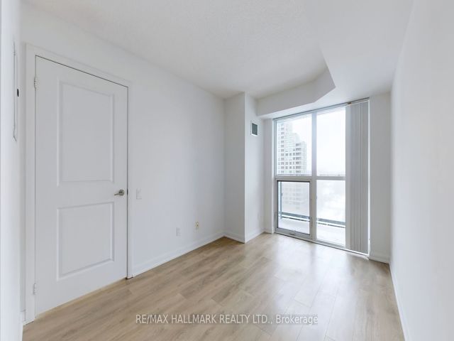 711 - 5168 Yonge St