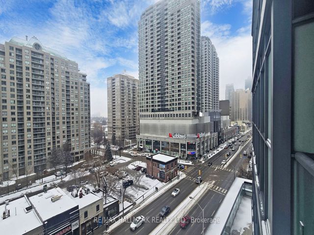 711 - 5168 Yonge St