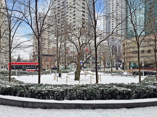 711 - 5168 Yonge St