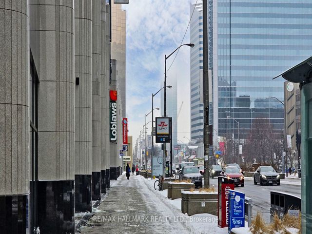 711 - 5168 Yonge St
