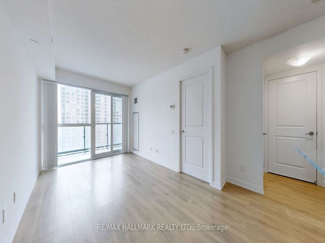 711 - 5168 Yonge St