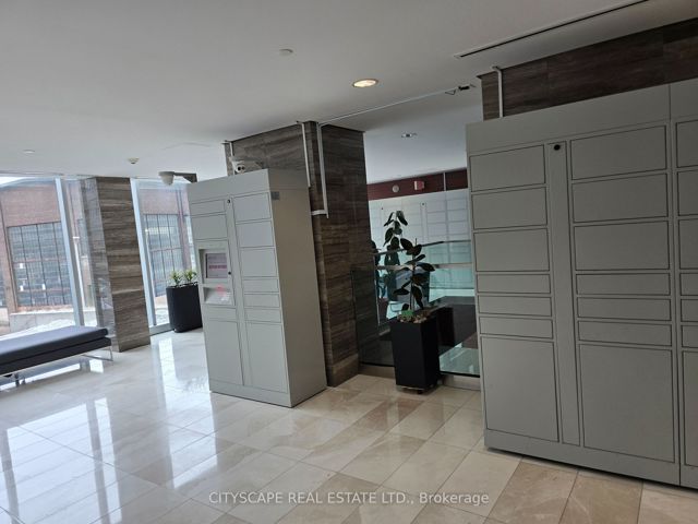 S203 - 120 Bayview Ave