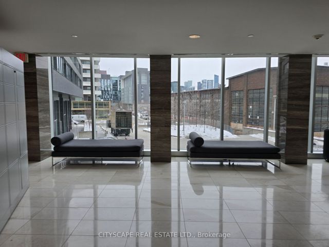 S203 - 120 Bayview Ave