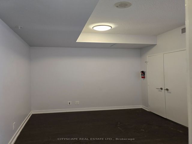 S203 - 120 Bayview Ave