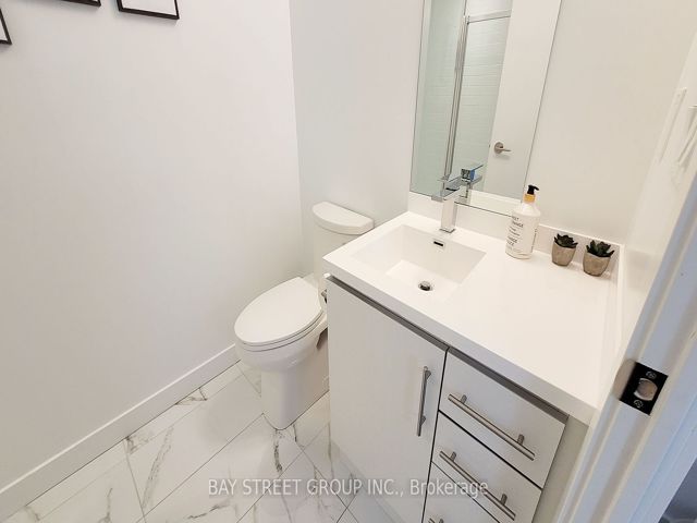 204 - 181 Huron St