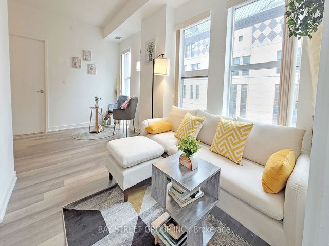 204 - 181 Huron St