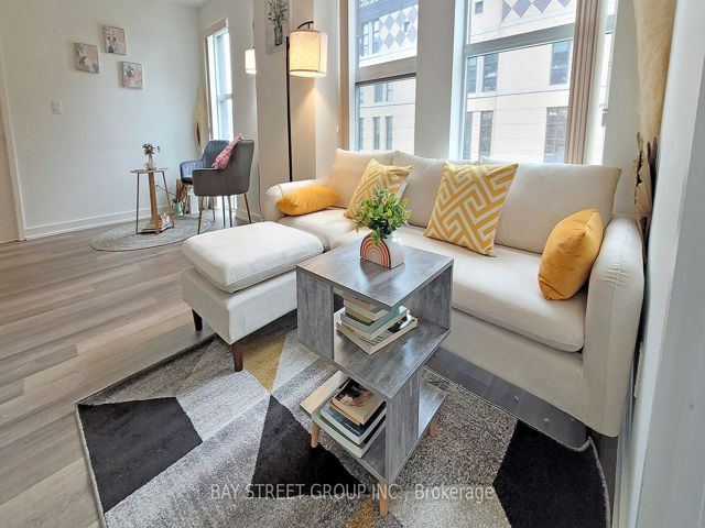204 - 181 Huron St