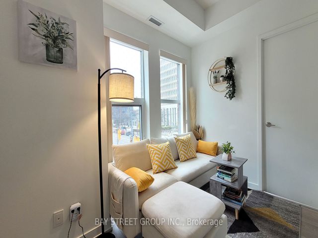 204 - 181 Huron St