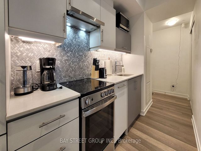 204 - 181 Huron St
