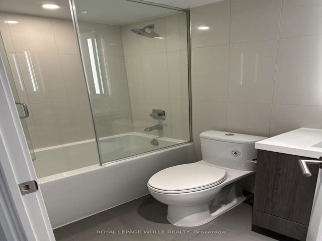 1115 - 585 Bloor St E