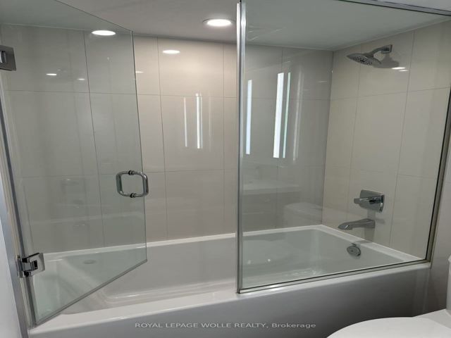 1115 - 585 Bloor St E