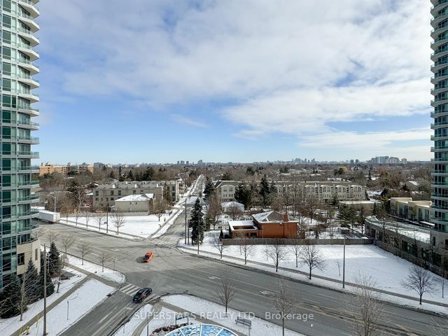 809 - 15 Holmes Ave