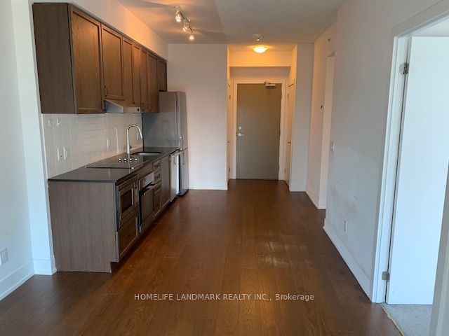 718 - 7 Kenaston Gdns E