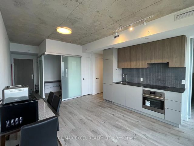 3702 - 161 Roehampton Ave