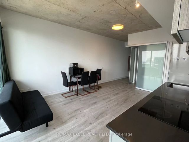 3702 - 161 Roehampton Ave