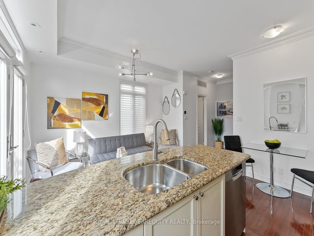 11 - 60 Carr St