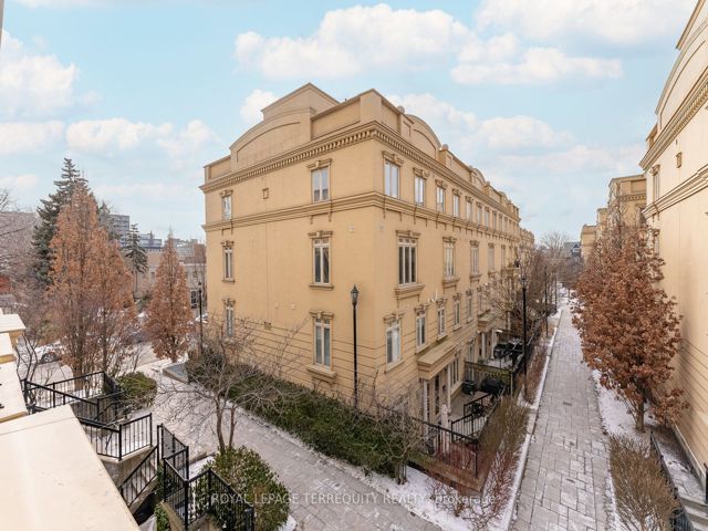 11 - 60 Carr St