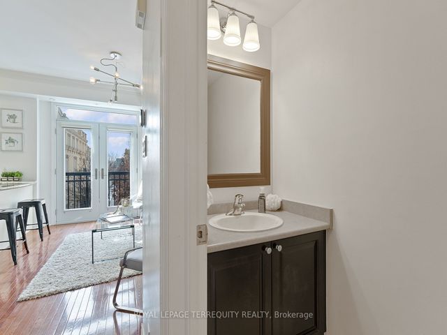 11 - 60 Carr St