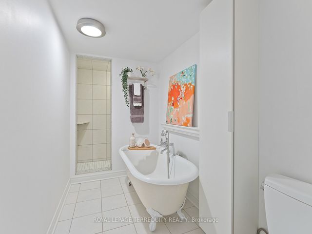 11 - 60 Carr St