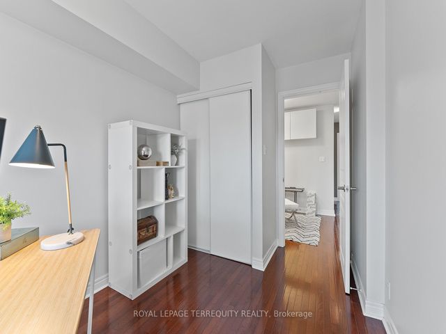 11 - 60 Carr St