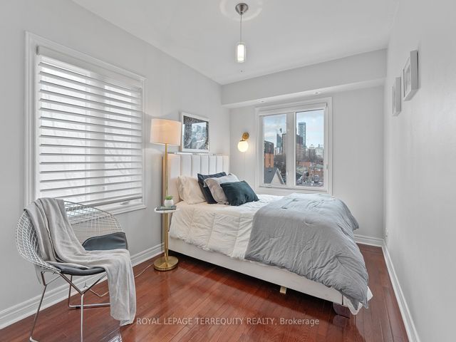 11 - 60 Carr St